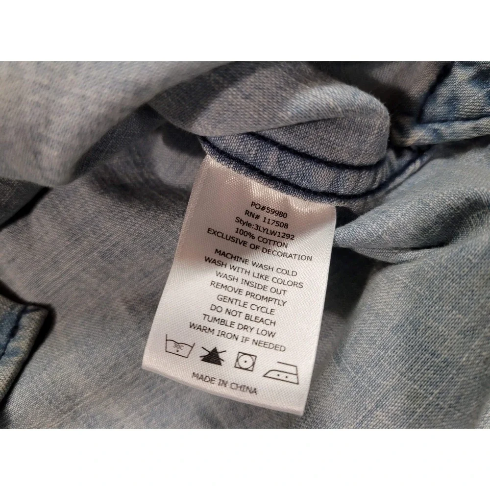 Levis Shirt Mens XL‎ Blue Denim Button Up Long Sleeve Casual Western Country